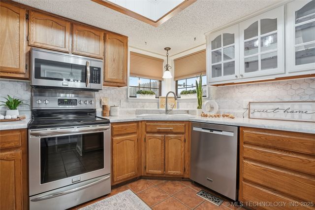 12508 E 76th Place North, Owasso, OK 74055