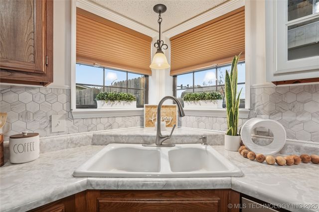 12508 E 76th Place North, Owasso, OK 74055