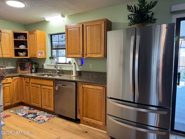 6106 W 3RD Manor, Palatka, FL 32177