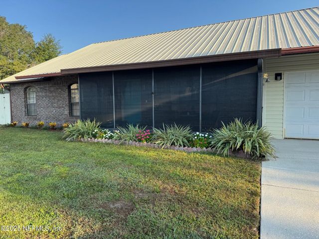 6106 W 3RD Manor, Palatka, FL 32177