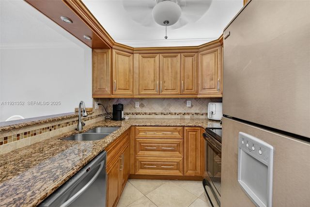 5681 SW 2nd Court 117, Margate, FL 33068