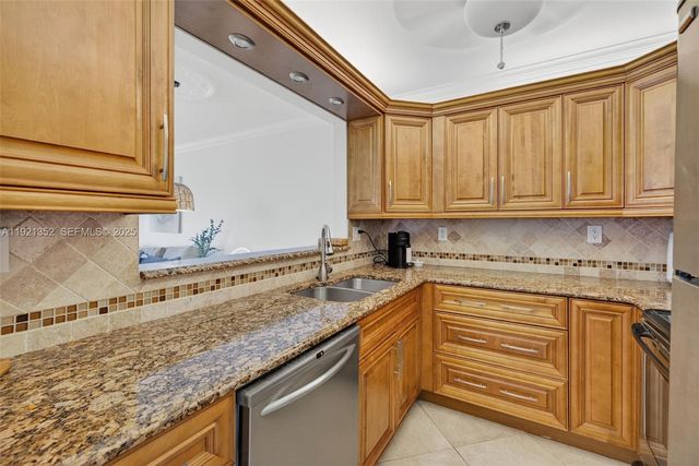 5681 SW 2nd Court 117, Margate, FL 33068