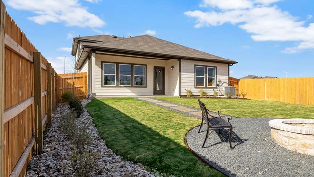 288 MUSTANG LAKE CIR, Buda, TX 78610