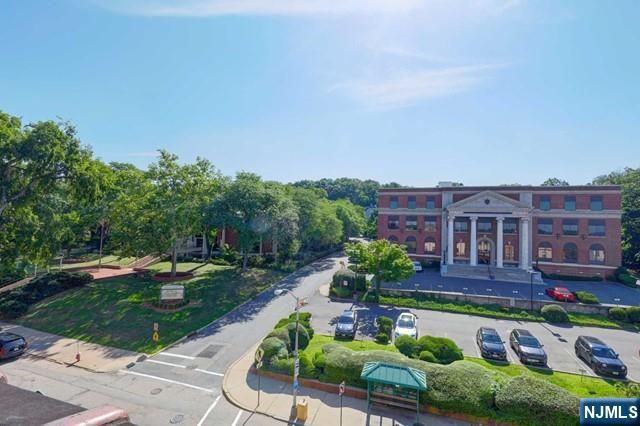 18-22 Engle Street R16, Englewood, NJ 07631