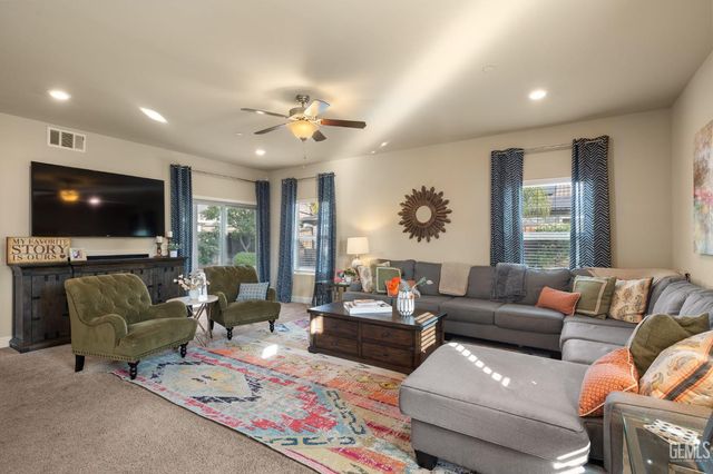 9324 Red Pine Drive, Shafter, CA 93263