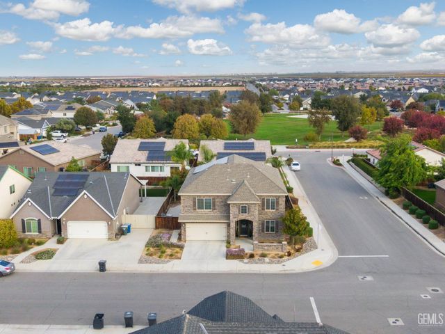 9324 Red Pine Drive, Shafter, CA 93263