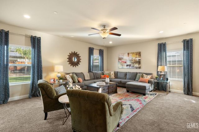 9324 Red Pine Drive, Shafter, CA 93263