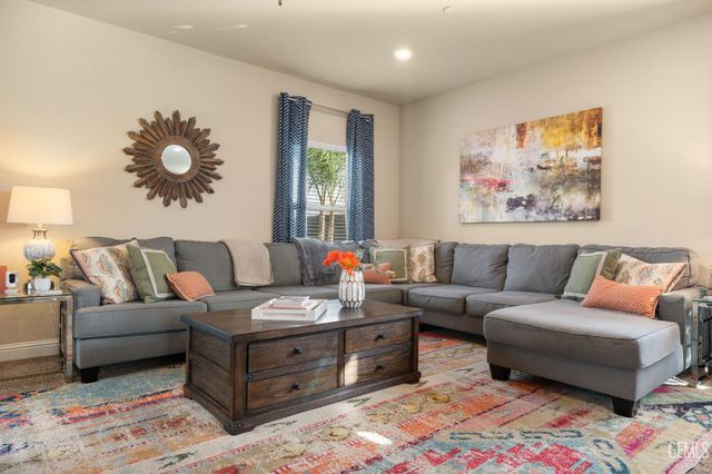 9324 Red Pine Drive, Shafter, CA 93263