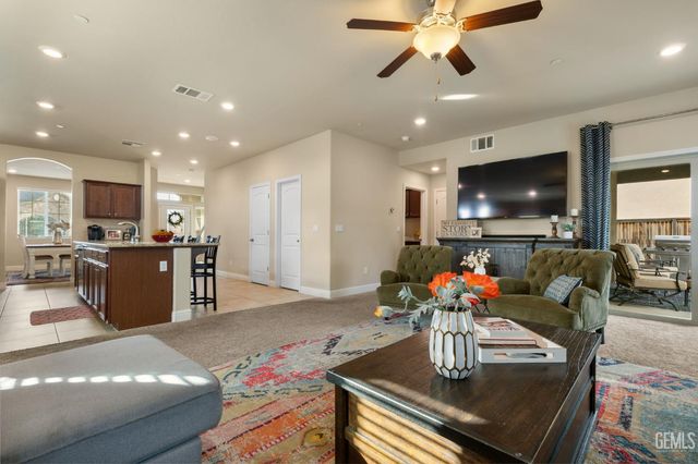 9324 Red Pine Drive, Shafter, CA 93263