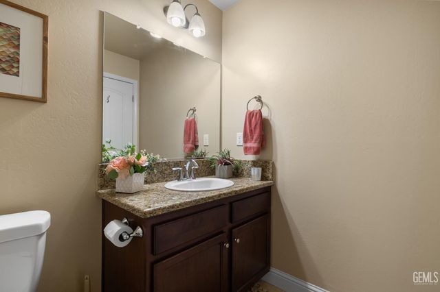 9324 Red Pine Drive, Shafter, CA 93263