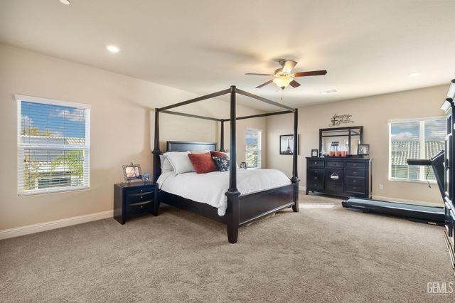 9324 Red Pine Drive, Shafter, CA 93263