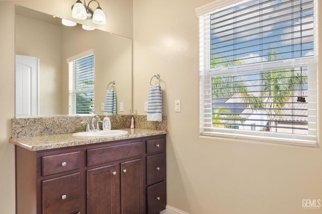 9324 Red Pine Drive, Shafter, CA 93263