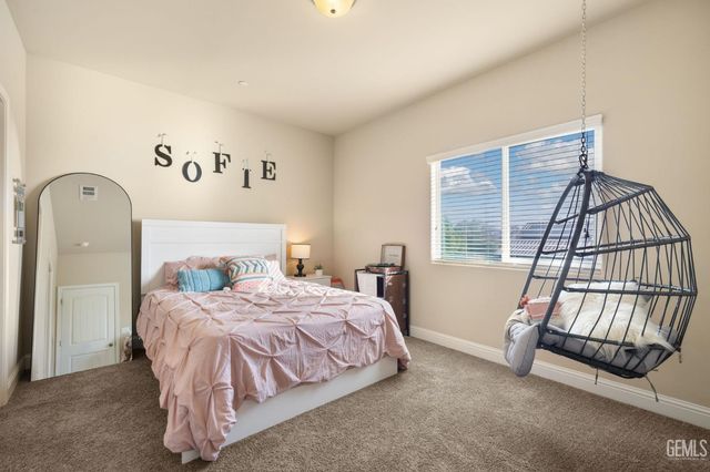 9324 Red Pine Drive, Shafter, CA 93263