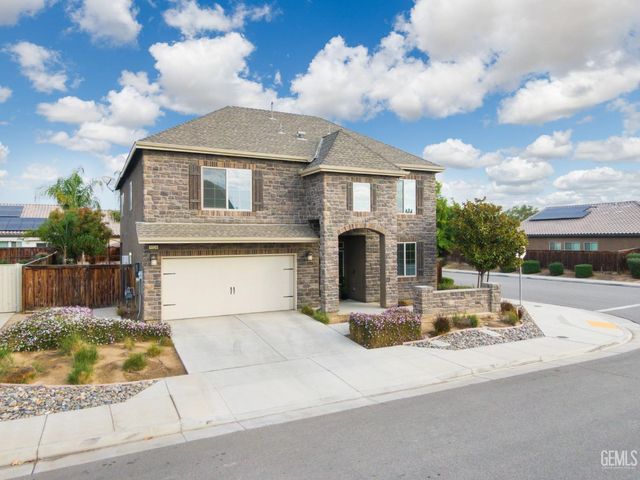 9324 Red Pine Drive, Shafter, CA 93263