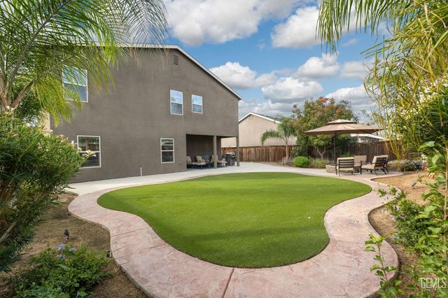 9324 Red Pine Drive, Shafter, CA 93263