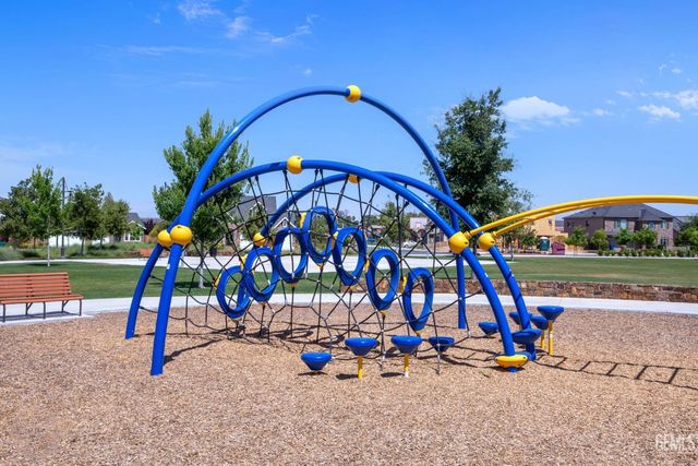 9324 Red Pine Drive, Shafter, CA 93263