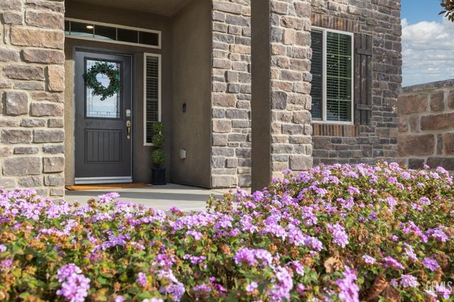 9324 Red Pine Drive, Shafter, CA 93263