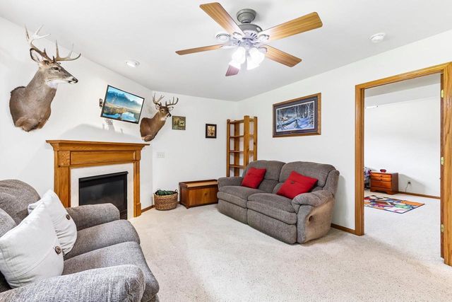 808 Hanksfield Place, Prairie Du Sac, WI 53578
