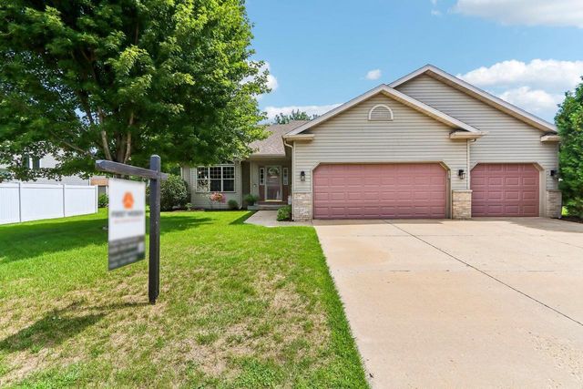 808 Hanksfield Place, Prairie Du Sac, WI 53578