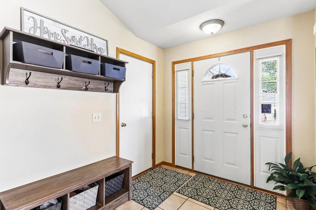 808 Hanksfield Place, Prairie Du Sac, WI 53578