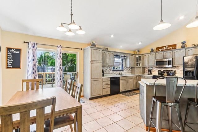 808 Hanksfield Place, Prairie Du Sac, WI 53578
