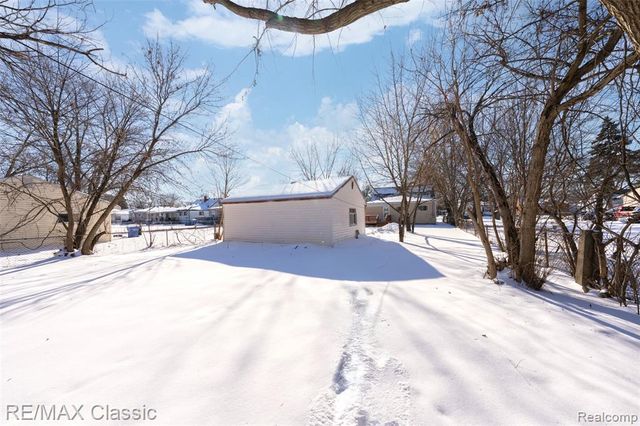 13849 Leonard Avenue, Warren, MI 48089