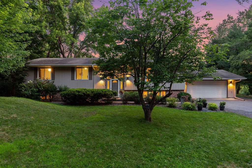 4540 Marlborough Court, Minnetonka, MN 55345