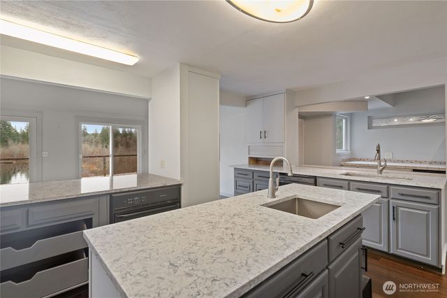 2980 E Mason Lake Drive E, Grapeview, WA 98546