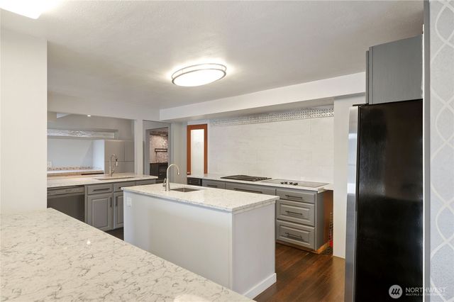 2980 E Mason Lake Drive E, Grapeview, WA 98546