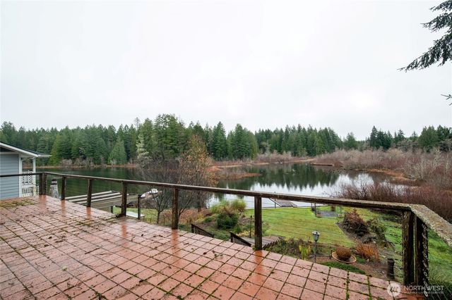 2980 E Mason Lake Drive E, Grapeview, WA 98546