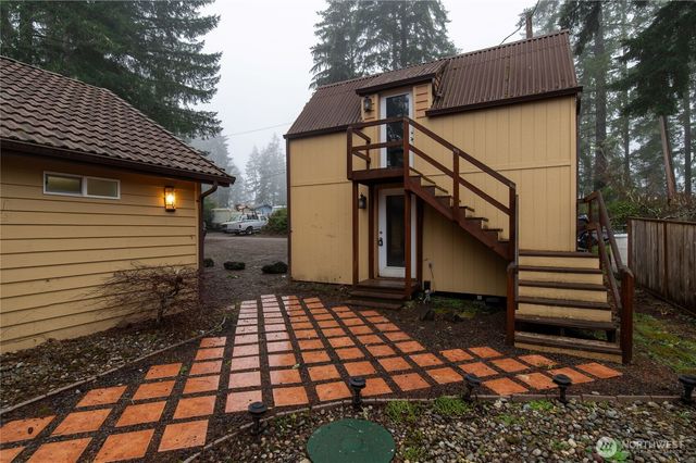 2980 E Mason Lake Drive E, Grapeview, WA 98546