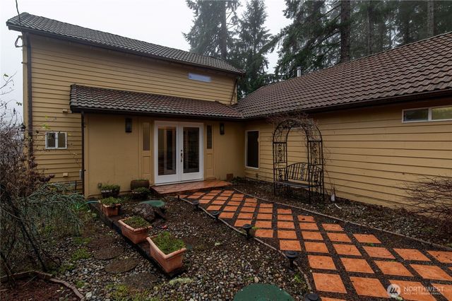 2980 E Mason Lake Drive E, Grapeview, WA 98546