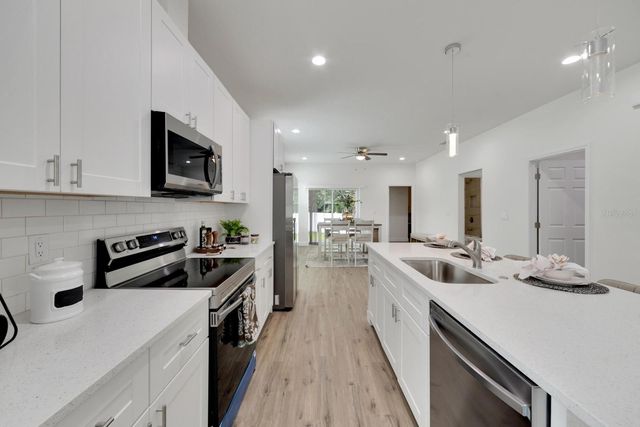 3706 WIGGINS LEAF STREET, Tampa, FL 33619