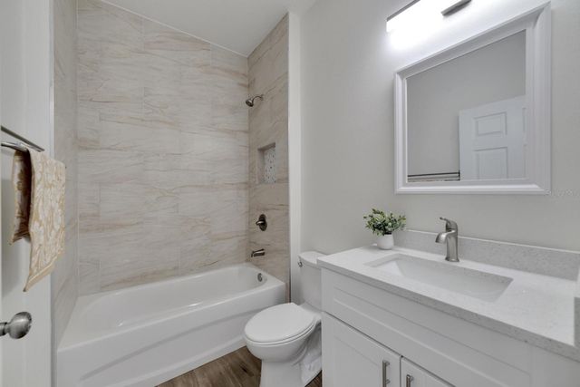 3706 WIGGINS LEAF STREET, Tampa, FL 33619