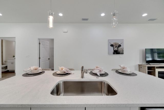 3706 WIGGINS LEAF STREET, Tampa, FL 33619