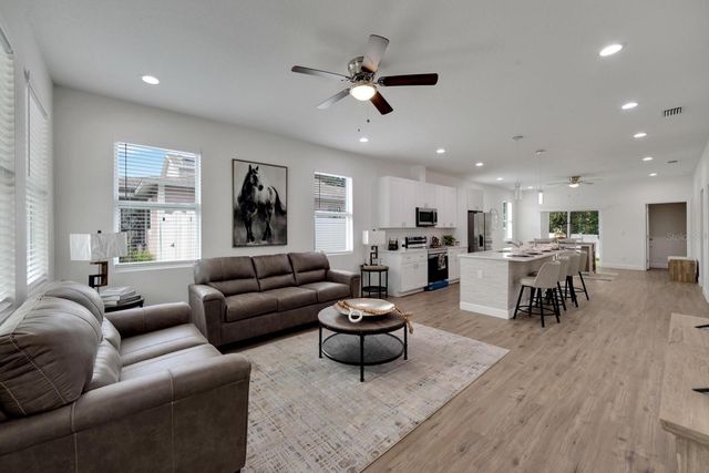 3706 WIGGINS LEAF STREET, Tampa, FL 33619