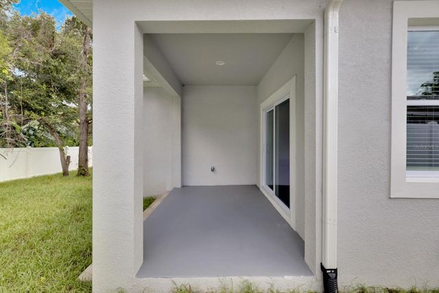 3706 WIGGINS LEAF STREET, Tampa, FL 33619