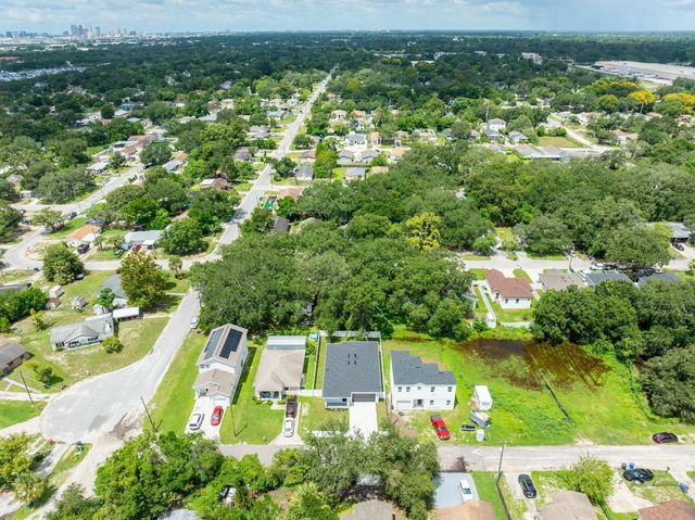 3706 WIGGINS LEAF STREET, Tampa, FL 33619