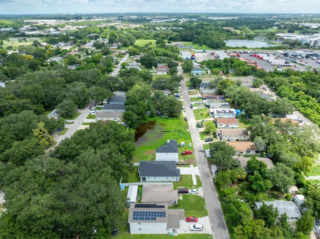 3706 WIGGINS LEAF STREET, Tampa, FL 33619