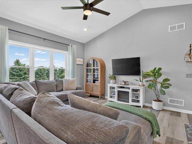 541 Rimrock Road, Janesville, WI 53548