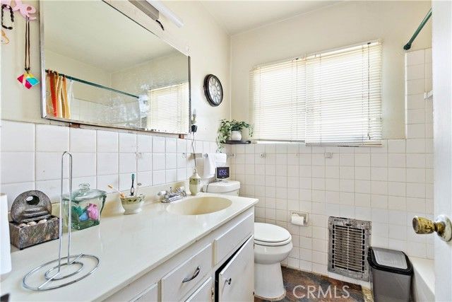 5389 Village, Los Angeles, CA 90016