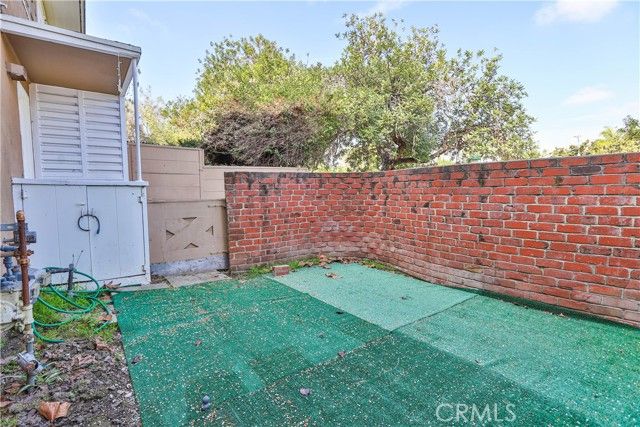 5389 Village, Los Angeles, CA 90016