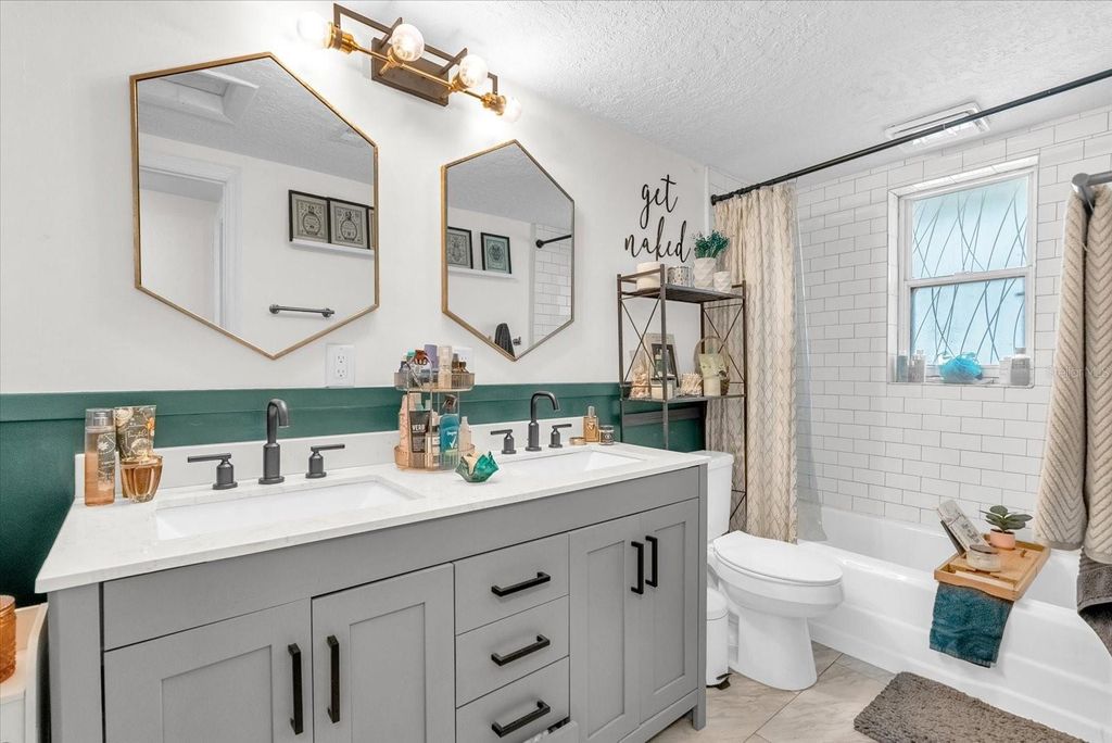 Image 14 of property listing at 1719 CROCKER AVENUE, Orlando, FL 32806