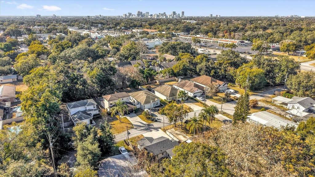 Image 31 of property listing at 1719 CROCKER AVENUE, Orlando, FL 32806