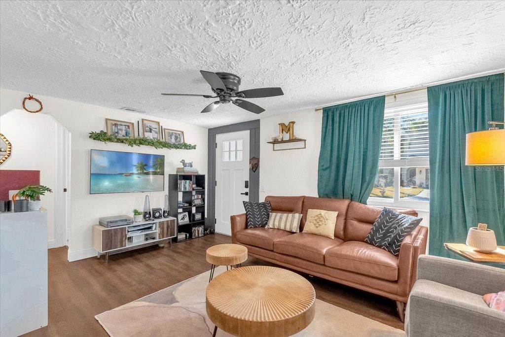 Image 5 of property listing at 1719 CROCKER AVENUE, Orlando, FL 32806