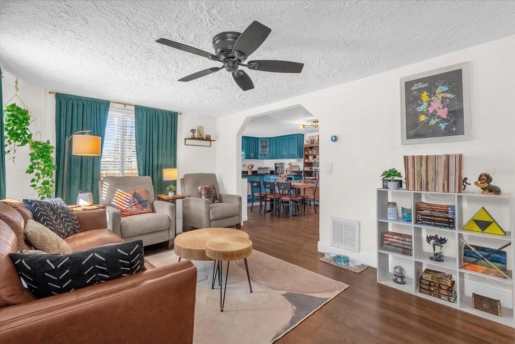 Image 6 of property listing at 1719 CROCKER AVENUE, Orlando, FL 32806