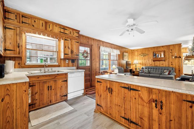 404 Van Hook Dr, Ashland City, TN 37015