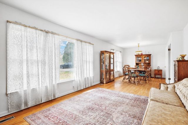 404 Van Hook Dr, Ashland City, TN 37015