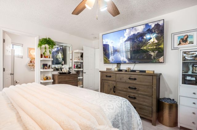 1027 Cassandra Street SW, Albuquerque, NM 87121