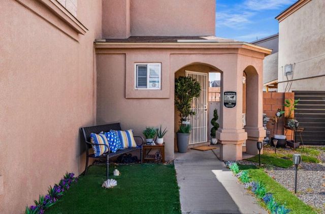 1027 Cassandra Street SW, Albuquerque, NM 87121